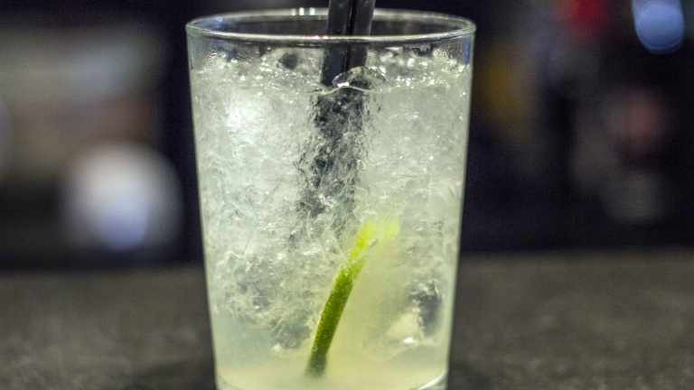 Receta de cóctel de caipivodka, receta de caipirinha con vodka, cócteles superiores