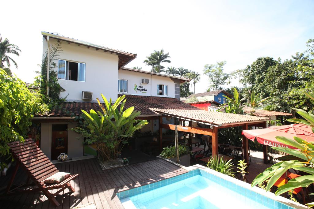 Vista de la piscina de Che Lagarto Hostel Paraty o alrededores