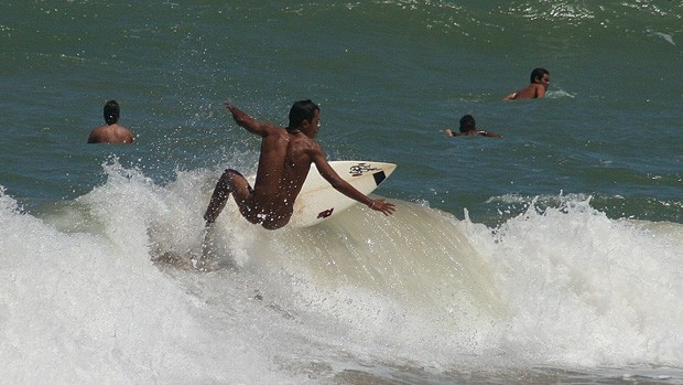 Surf playa nudista de Tambaba