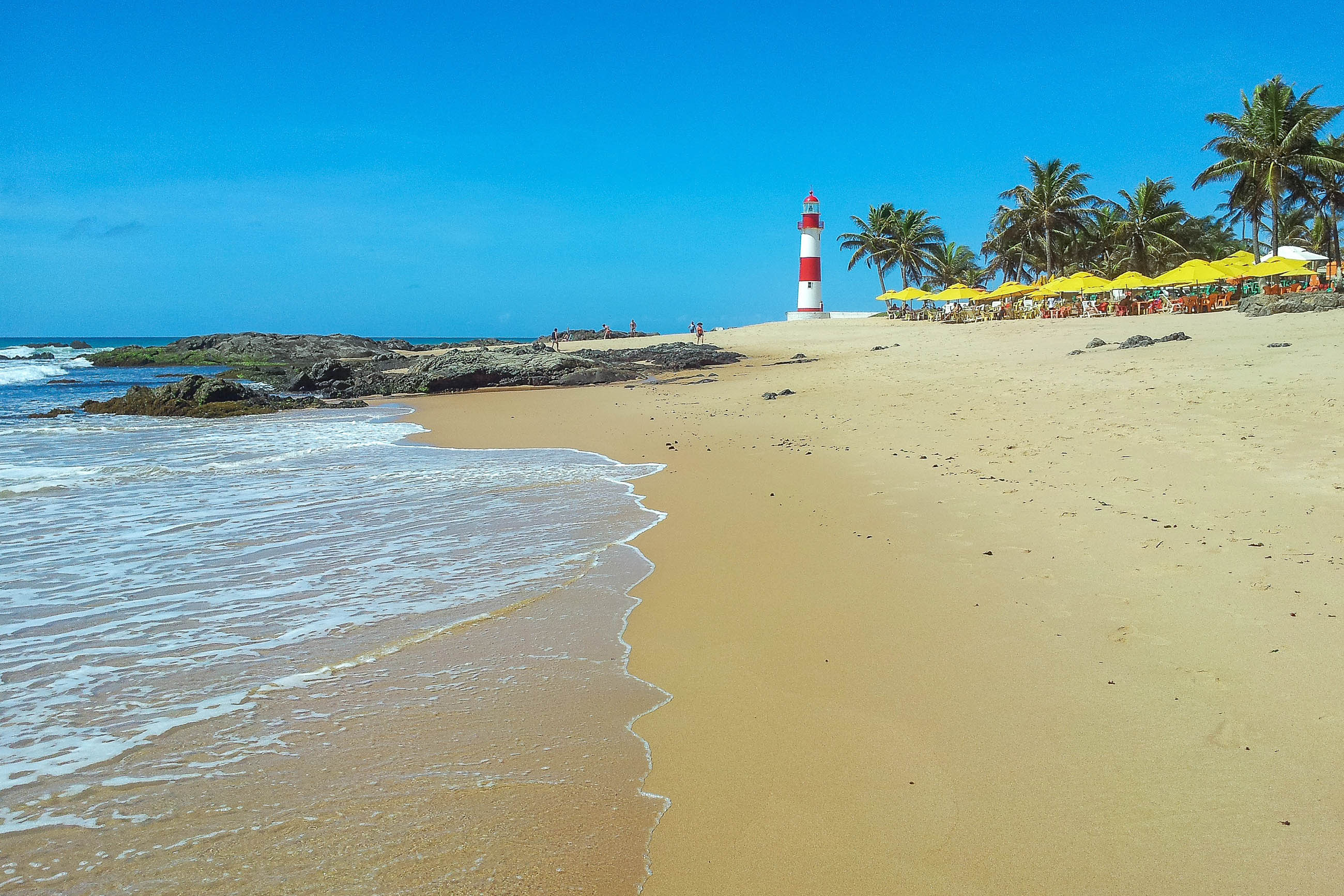 IMÁGENES: Playa de Itapuã en Salvador de Bahía, Brasil | Franks Travelbox