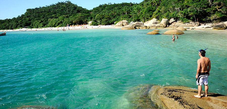 Playa de la Isla de Campeche con aguas cristalinas y arena blanca, Florianópolis